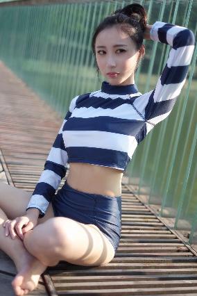 边摸边做边吃奶高清视频