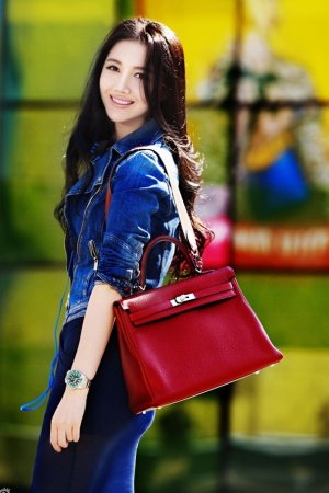 漂亮女教师HD中字3D